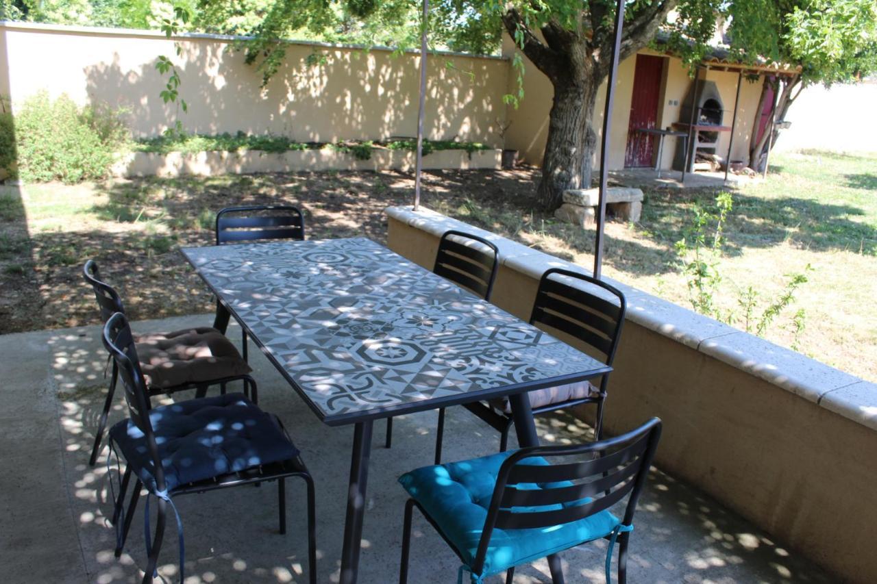 Mas La Gentille ,,, A La Campagne , Beautiful Outdoor , Swimming Pool , Pool House , Nice Green Garden , Bbq ,,, Only For You , Pour Passer Un Sejour Inoubliable 佩尔纳勒丰泰纳 外观 照片